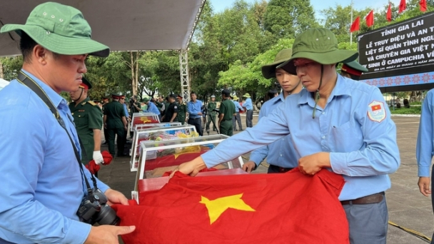 Truy điệu và an táng 22 hài cốt liệt sĩ
