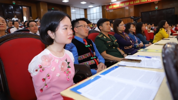 Có một hình ảnh mực thước ở xứ Thanh cho chúng ta học tập