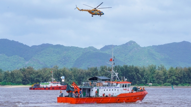 Máy bay và hàng trăm phương tiện tham gia diễn tập ứng phó với siêu bão
