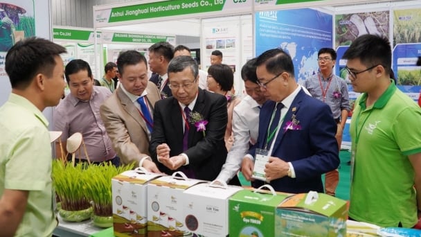 Vietnam - China promote cooperation in crop varieties and agricultural materials