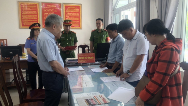 Bắt tạm giam nguyên Trưởng phòng GD-ĐT TP Hội An vì nhận hối lộ