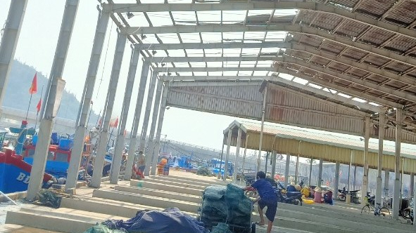 Cảng cá ‘rệu rã’, ngư dân không dám vào hoạt động