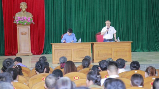 Thanh Hóa: Đối thoại với người dân xã Đông Nam về bãi rác ô nhiễm