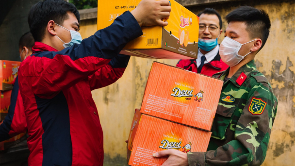 Dabaco hỗ trợ bộ đội và y bác sĩ 30.000 quả trứng gà ăn liền Devi