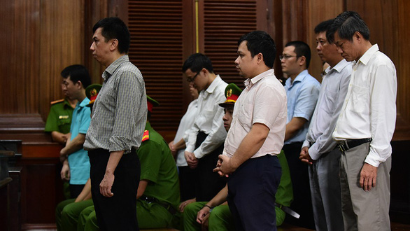 Khởi tố thêm 2 cán bộ Cục Quản lý Dược do bê bối nhập khẩu thuốc