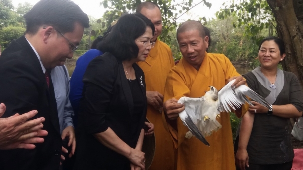 Phó Chủ tịch nước thăm Thiền viện Trúc Lâm Chánh Giác