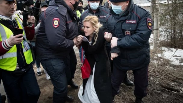 Nga bắt giữ các bác sĩ tìm cách điều trị cho Alexei Navalny