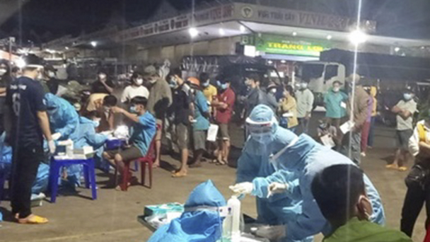 Chợ đầu mối Dầu Giây dừng hoạt động vì có ca dương tính SARS-CoV-2