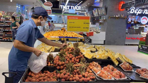 Lo ngại dịch Covid-19 ‘chọc thủng’ hệ thống cung ứng hàng hóa thiết yếu