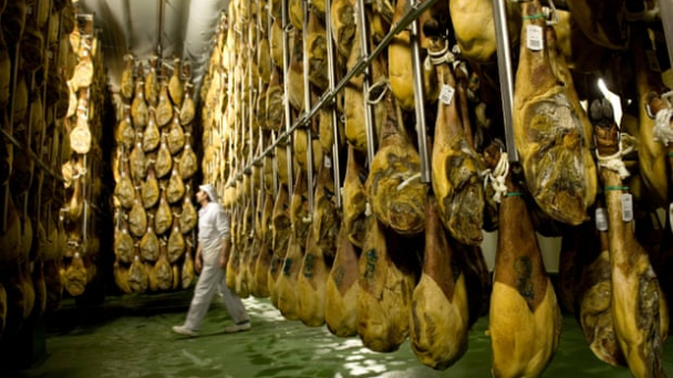 Spanish should eat less meat to limit climate crisis, says minister