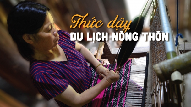 Người phụ nữ khuyết một bàn tay đêm ngày bên khung cửi