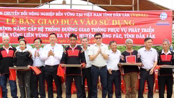 VnSAT khánh thành tuyến đường hơn 22 tỷ đồng