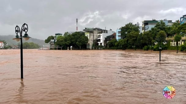 Mưa lớn kéo dài, đã xuất hiện lũ và sạt lở đất ở Quảng Ninh