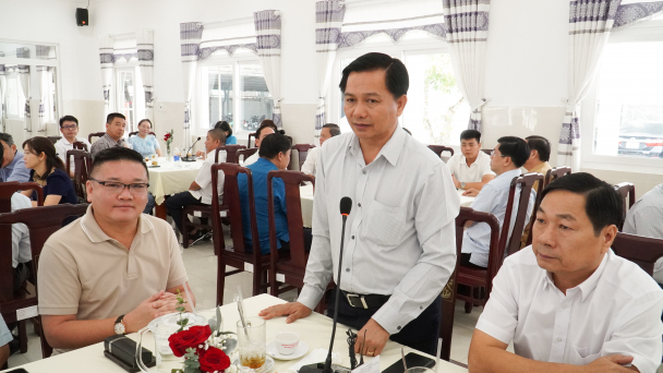 Gỡ khó cho sản xuất thông qua mô hình 'cà phê doanh nghiệp'
