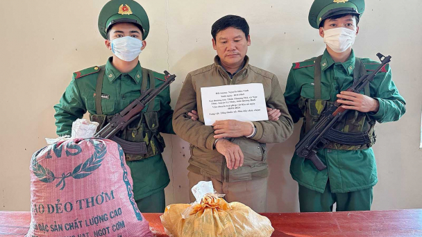 Bắt đối tượng chuyển 24 kg thuốc nổ