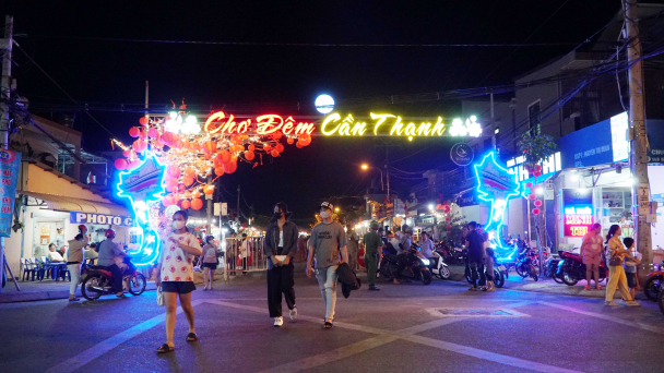 Chợ đêm Cần Giờ đi vào hoạt động