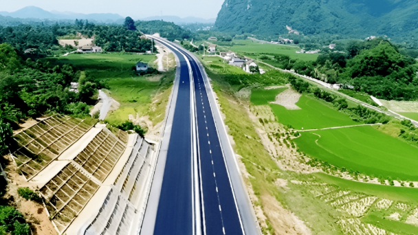 Nửa năm, nhiều dự án đầu tư công ở tỉnh Hòa Bình vẫn giải ngân 0%