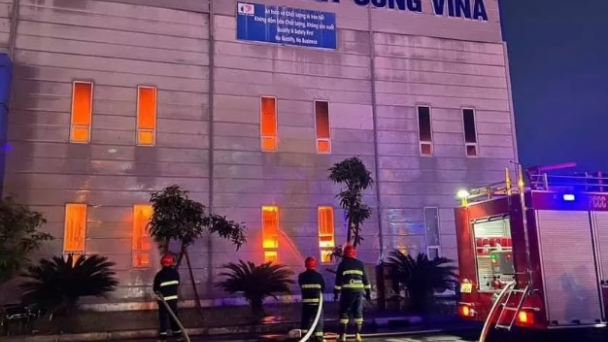 Hải Phòng: Hơn 1.000m² nhà xưởng tại Khu công nghiệp Tràng Duệ bị cháy sập