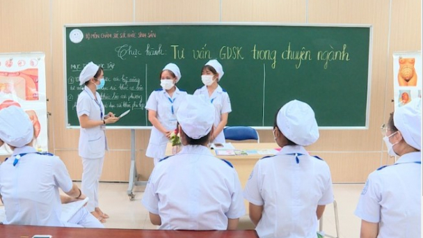 Bộ Y tế đề xuất hỗ trợ học phí cho sinh viên ngành y dược
