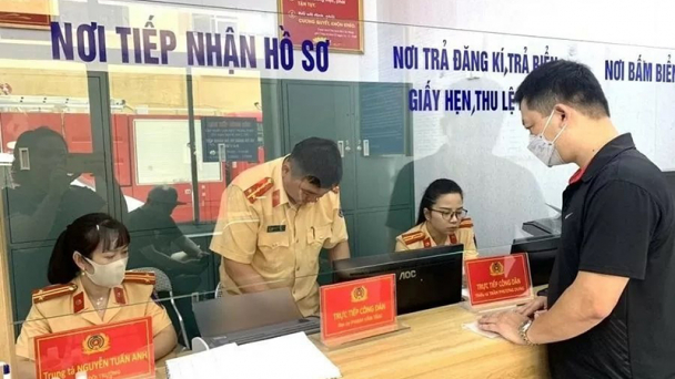 Từ 1/1/2025, người dân có thể đăng ký xe ngoài giờ làm việc, ngày lễ