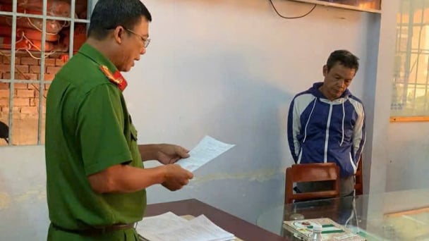 Nghi hàng xóm phá vườn sầu riêng, người đàn ông đập phá tài sản cả xóm