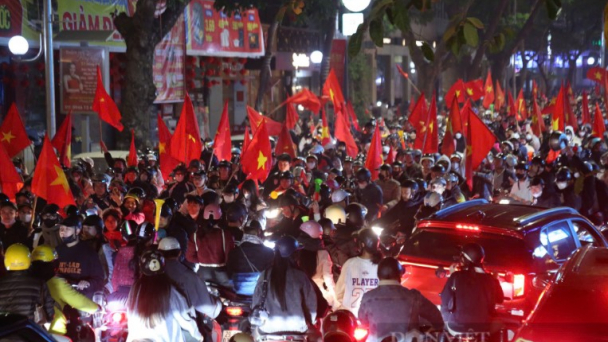 TP Hà Nội thưởng đội tuyển Việt Nam 2 tỷ đồng