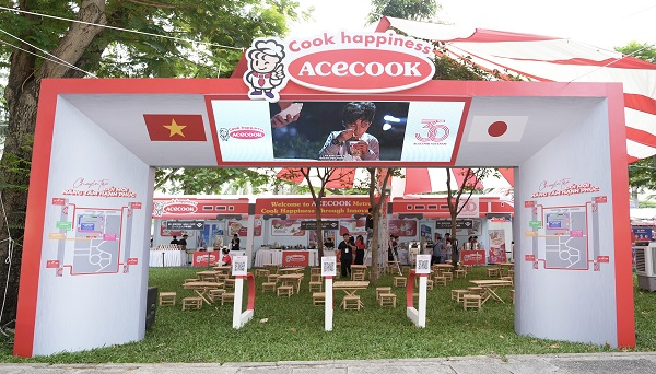 Acecook Việt Nam mang thông điệp kỷ niệm 30 năm tại lễ hội Việt - Nhật