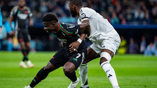 Real Madrid bị biến thành cựu vương Champions League