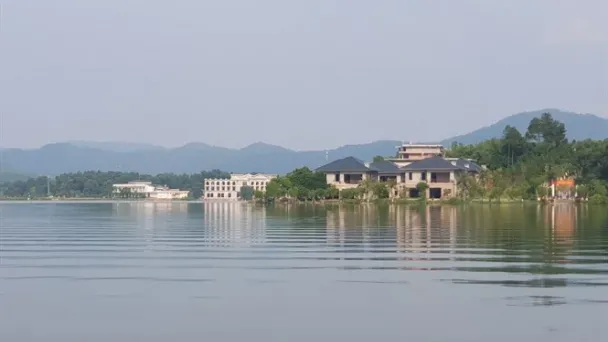 'Cởi trói' cho hồ Đại Lải