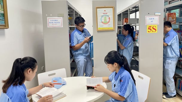 'Tự đào tạo' để thích ứng với thị trường lao động