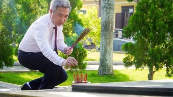 Lãnh đạo TP.HCM tưởng niệm các liệt sĩ tại Nghĩa trang Bà Rịa - Vũng Tàu