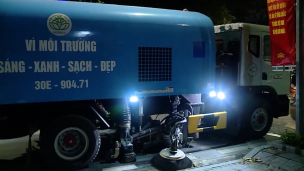 Unsung heroes keeping Hanoi clean during the grand celebration