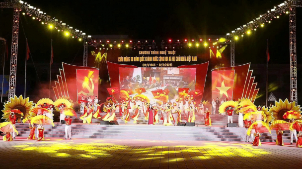 Điện Biên: Đặc sắc chương trình nghệ thuật ‘Vinh quang Việt Nam’