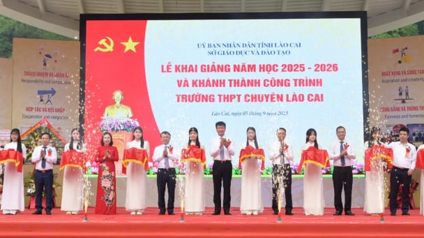 Khai giảng năm học mới và khánh thành Trường THPT Chuyên Lào Cai