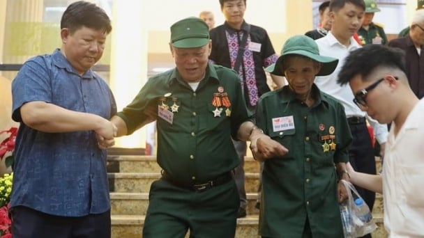 Phường Tây Hồ nhận Bằng khen của Chủ tịch UBND TP Hà Nội