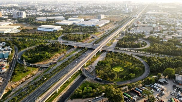 Xa lộ Hà Nội mở rộng, khu Đông bước vào giai đoạn tăng tốc