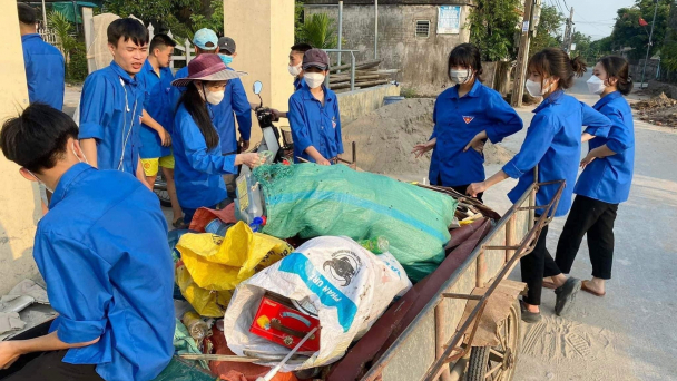 Tuổi trẻ xã Vụ Bản xung kích trong bảo vệ môi trường