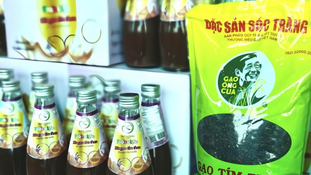 Sữa chế biến từ gạo tím than của kỹ sư Hồ Quang Cua ‘ghi điểm’