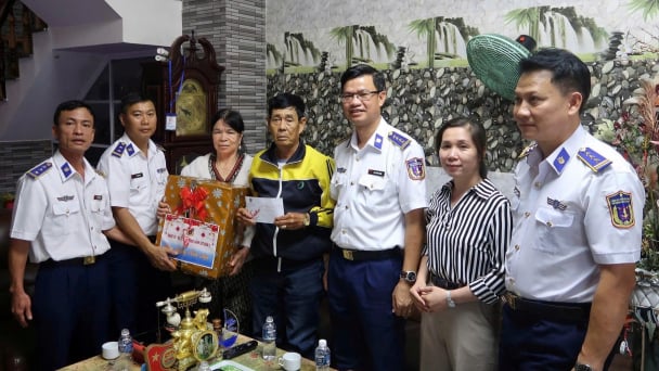 Tết hải đảo thắm tình quân dân ở đặc khu Phú Quý