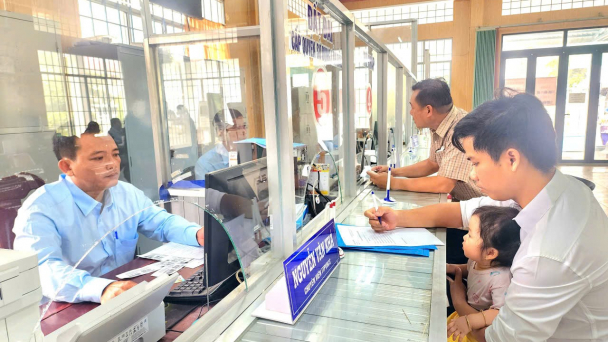 Xã Vị Thủy chủ động vào việc, giải quyết thủ tục hành chính đầu năm mới