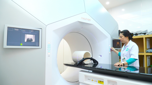 Cần Thơ bàn giao máy xạ trị hiện đại, phục vụ bệnh nhân ung thư