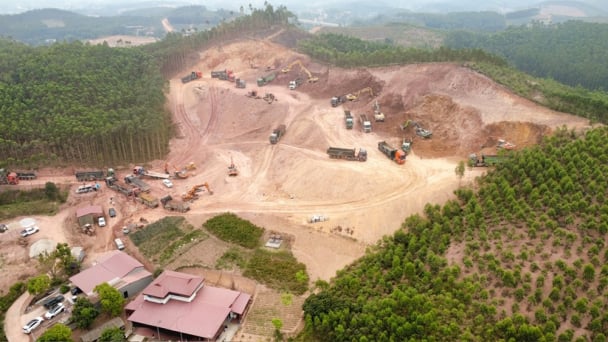 Hàng loạt sai phạm trong quản lý khai thác khoáng sản tại Bắc Ninh: [Bài 2] Nhiều chủ mỏ đất xin giấy phép một đằng, làm một nẻo
