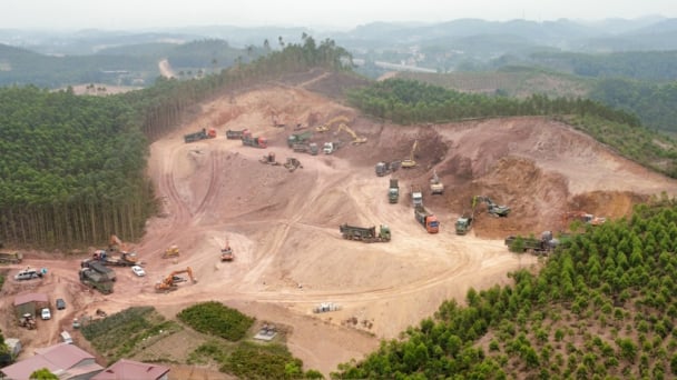 [Bài 7] Cần tăng cường vai trò quản lý của chính quyền cơ sở