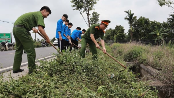 Hát Môn ra mắt tuyến đường 'ba nhất' về trật tự, an toàn giao thông