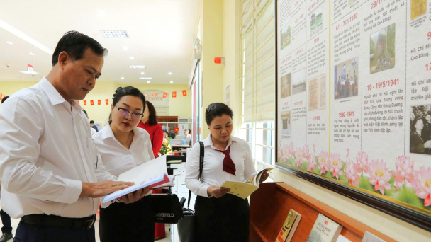 Agribank chi nhánh Bắc Long An ra mắt ‘không gian văn hóa Hồ Chí Minh’