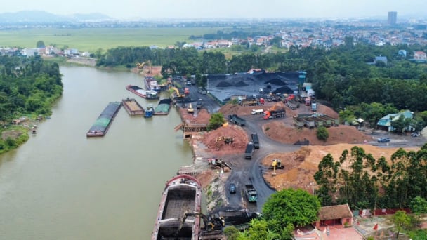 Sẽ cưỡng chế các trường hợp cố tình vi phạm đê điều