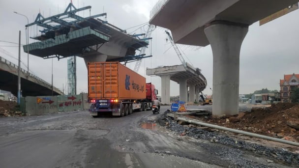 TP.HCM yêu cầu khắc phục hư hỏng mặt đường nút giao Tân Vạn