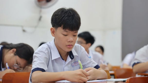 Thí sinh TP.HCM phấn khởi sau môn tiếng Anh tuyển sinh lớp 10