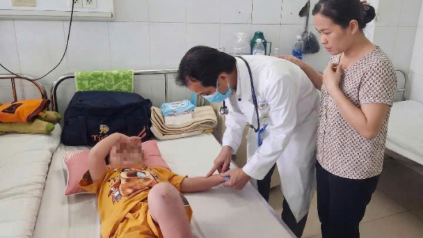 Ca sốt xuất huyết tại Vĩnh Long tăng đột biến