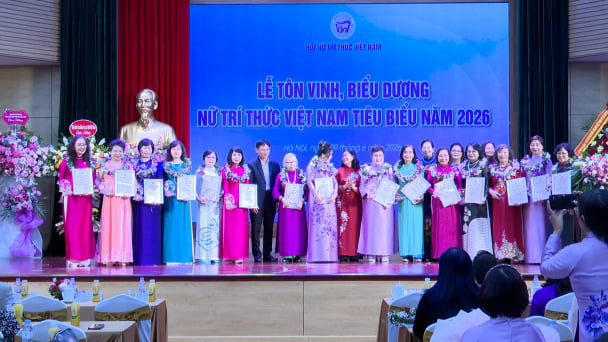 Tôn vinh những đóng góp to lớn của đội ngũ nữ trí thức Việt Nam